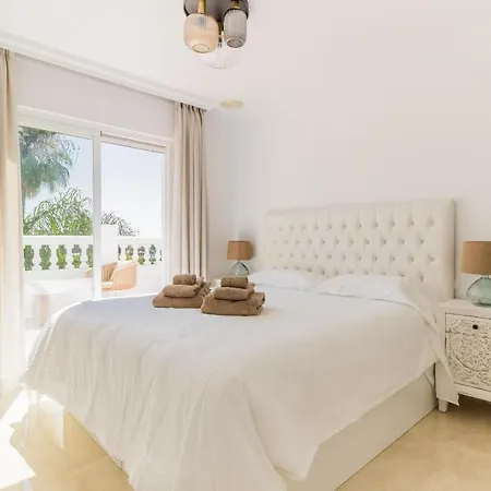 Arcadia - Avenida 28 De Adelfas 29680 Estepona, Malaga Villa