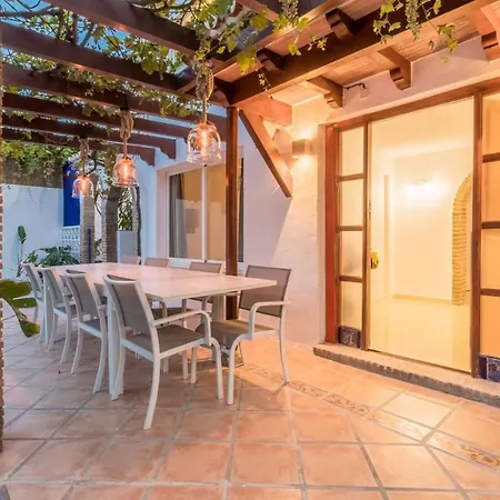 Arcadia - Avenida 28 De Adelfas 29680 Estepona, Malaga Villa