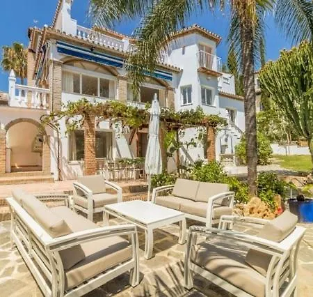 Arcadia - Avenida 28 De Adelfas 29680 Estepona, Malaga Villa *