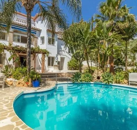 Arcadia - Avenida 28 De Adelfas 29680 Estepona, Malaga Villa *